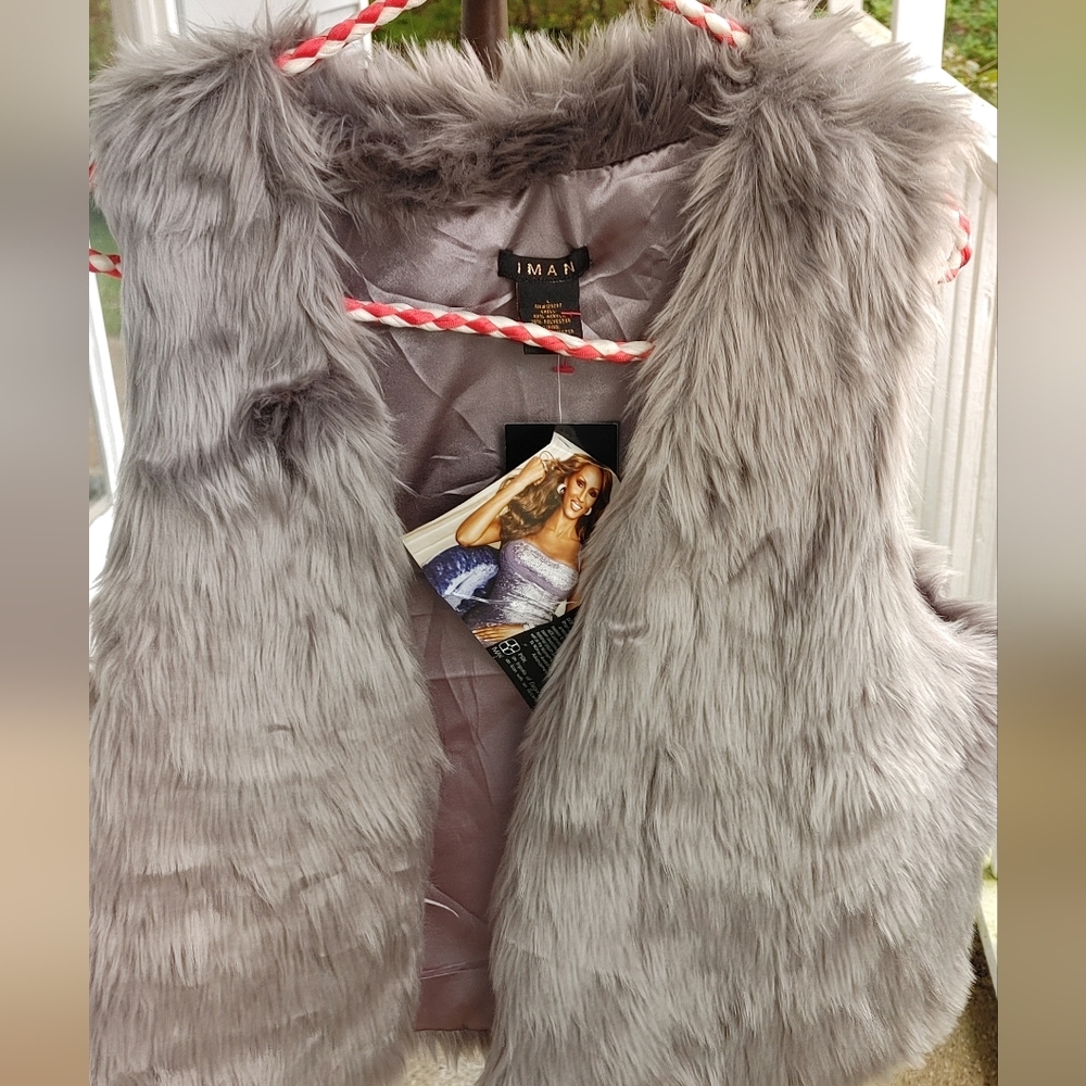 Iman Faux fur Vest SZ.L NWT Grey